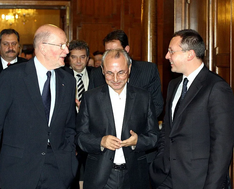 Царят: Цинизъм е да се нарича инсценировка! 