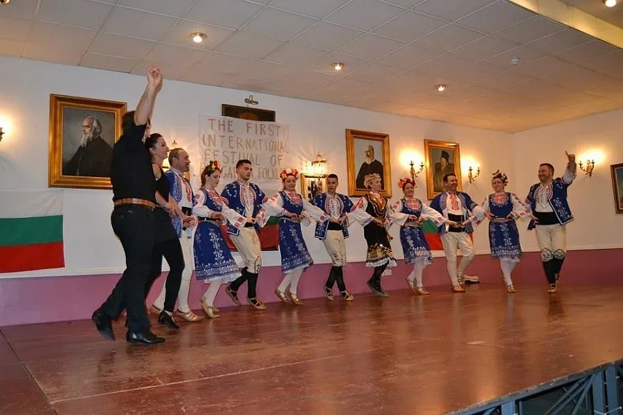 Дайчово хоро край Темза