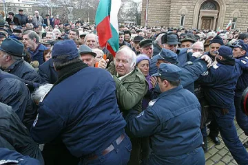 Бой с камъни окървави Борисовата