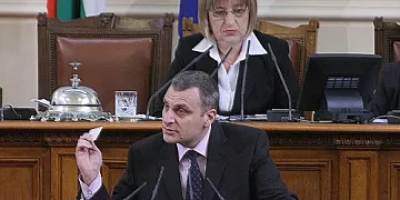 Курумбашев: Подписвам се под доклада на Доган