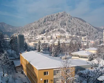 Мадан гони 0% безработица