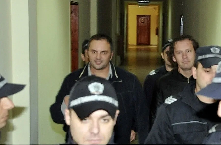 Приближен на Митьо Очите се хвърли от сграда