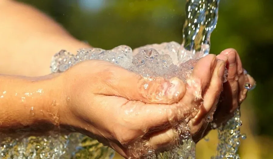 Бизнес със светена вода