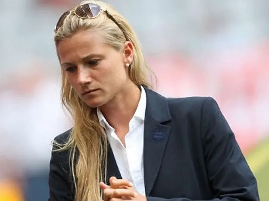 Блондинка в щаба на Гуардиола