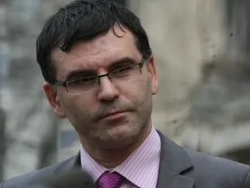 Дянков пак обяснява за коледните на пенсионерите