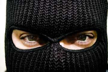 Маскирани обраха златарско ателие