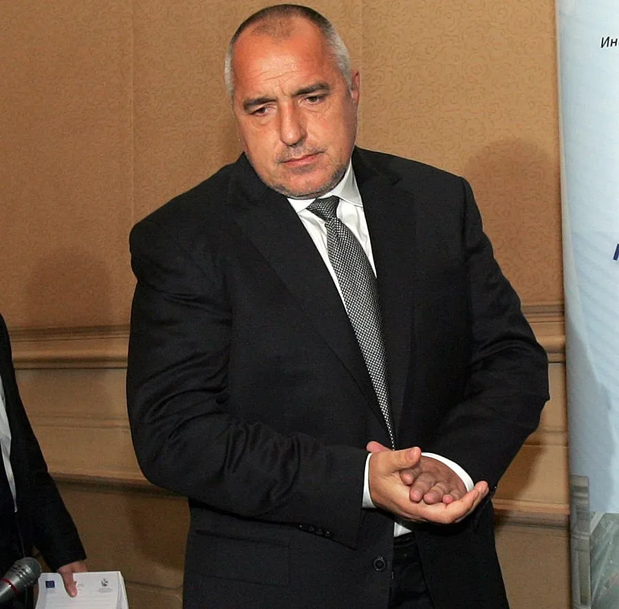 Бойко търси свежи пари в Корея