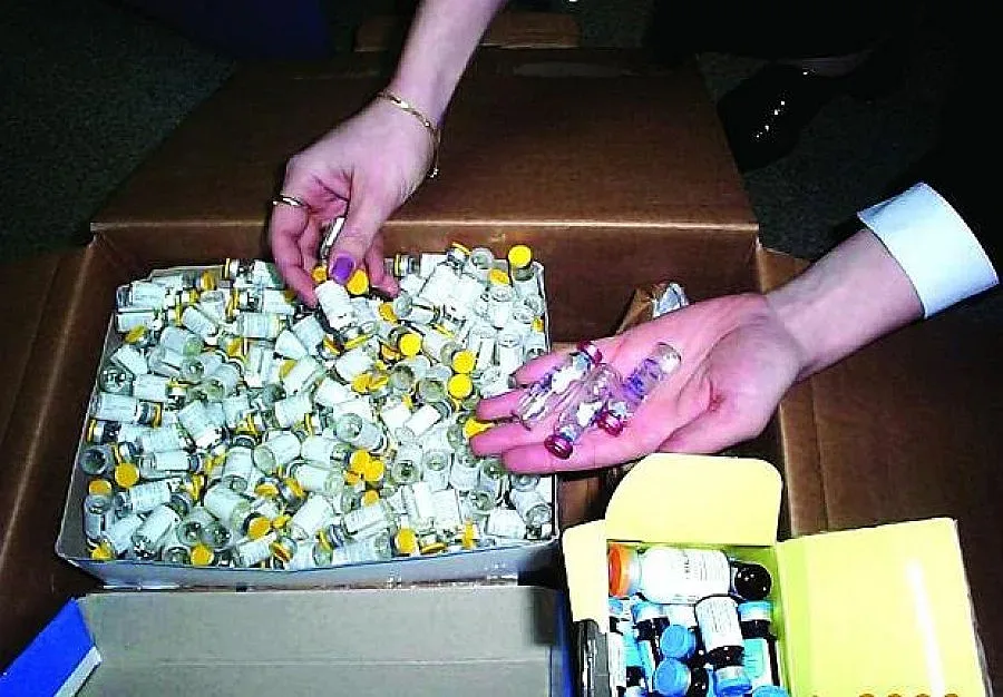 Закопчаха двама българи с анаболи в Молдова