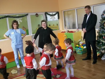 Първи ремонт в забавачка от 40 години