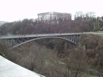 Жена се метна от Стамболовия мост