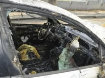 Подпалиха кола в Сливен