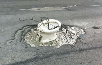 Над 1100 катастрофи заради дупки