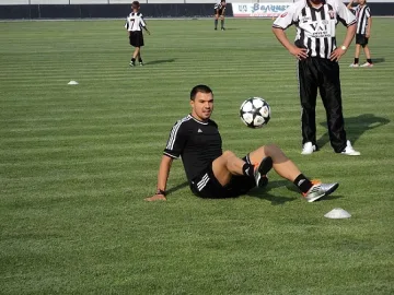 Феновете на "Ботев" (Пд) не искат Божинов