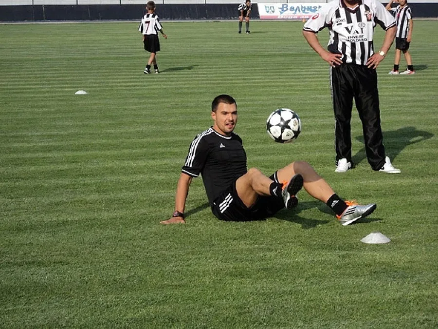 Феновете на "Ботев" (Пд) не искат Божинов