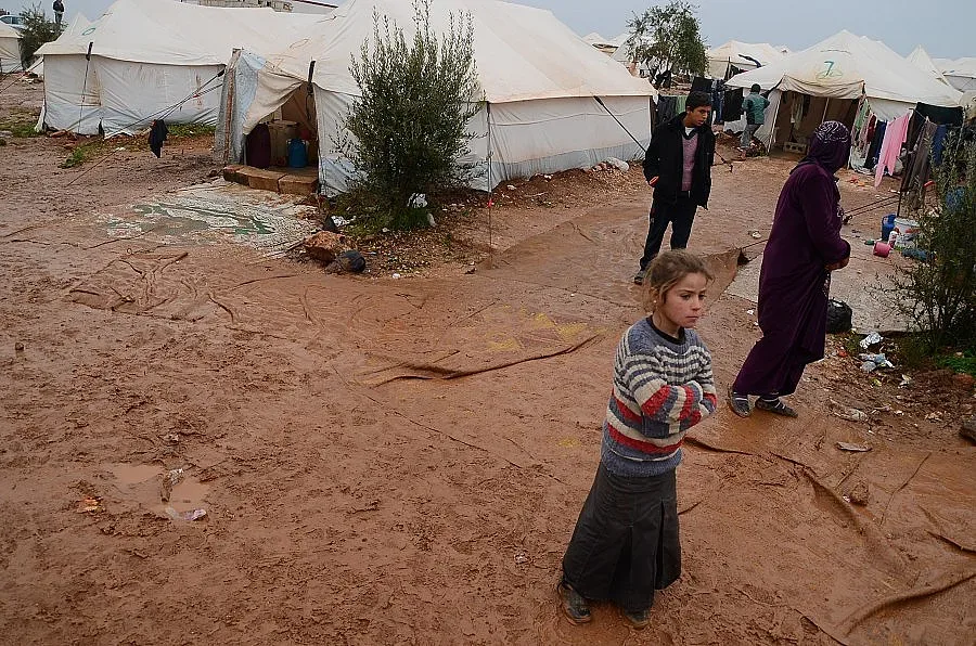 Мизерия и унижение за хората в Атма