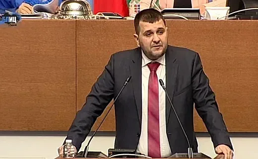 Цирк в парламента! Челен сблъсък на пепетата с "Възраждане"