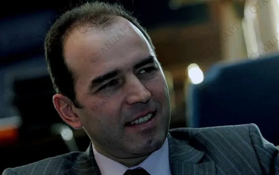 Шефът на БНБ събра пари за сираци на Ивановден