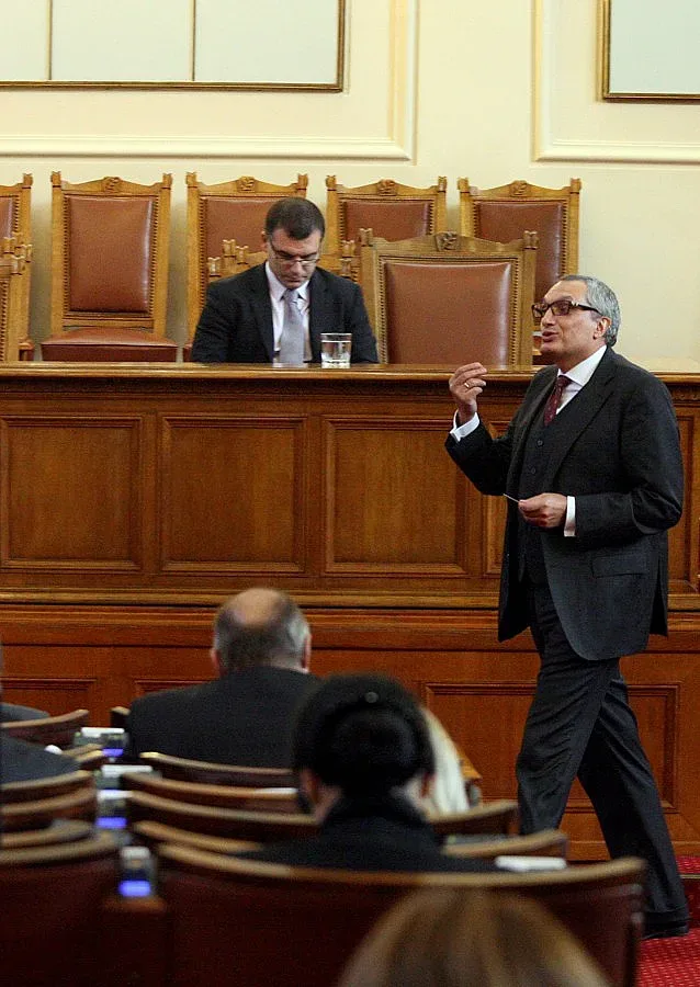 Командира хвърли ръкавица на Станишев