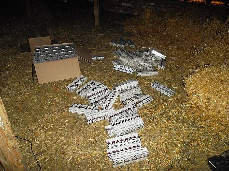 Кръчмар крие цигари в сеновал