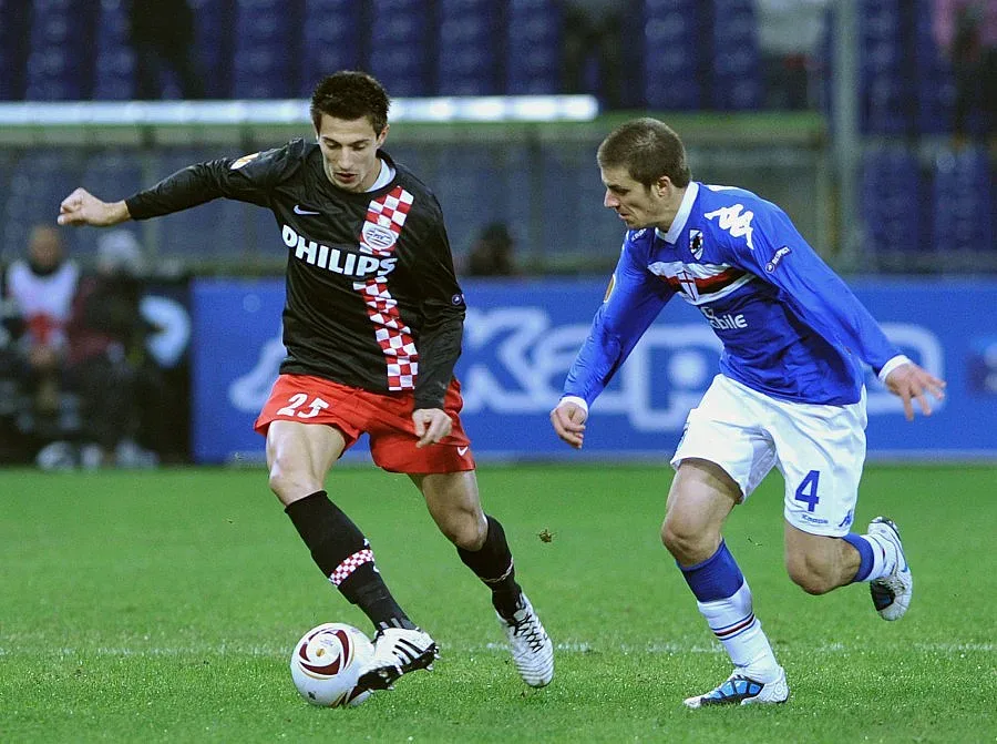 "Торино" преговаря за Манолев