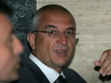 Запорираха имотите на Батко