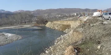 Кола падна в Струма