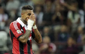 Расизъм прекъсна контрола на "Милан"