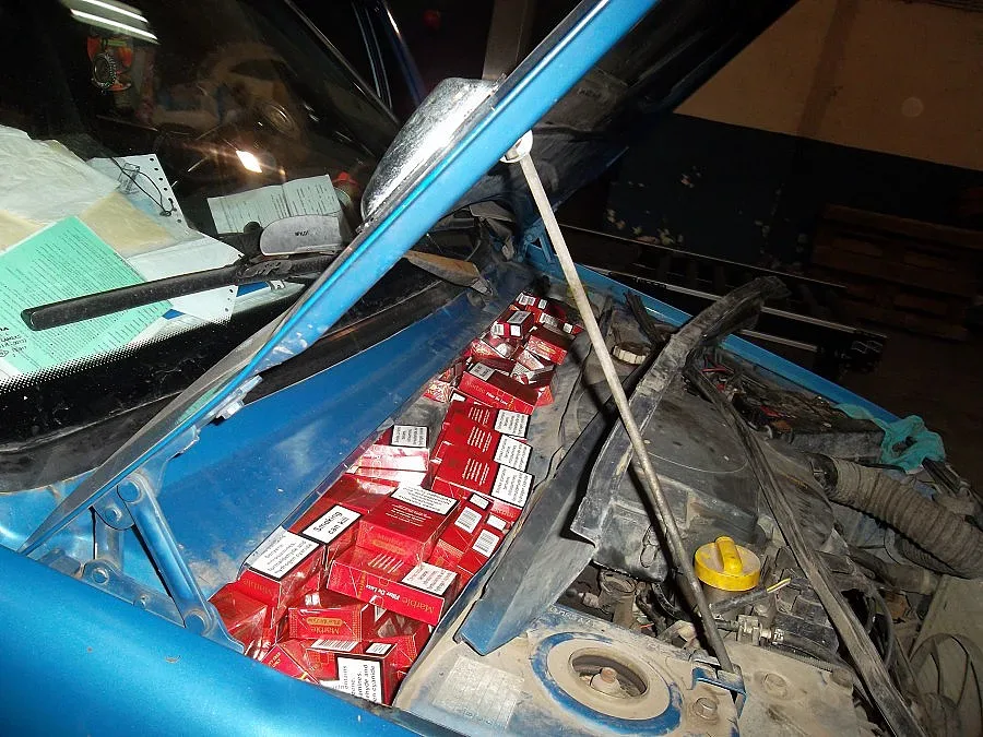 Хванаха нелегални цигари