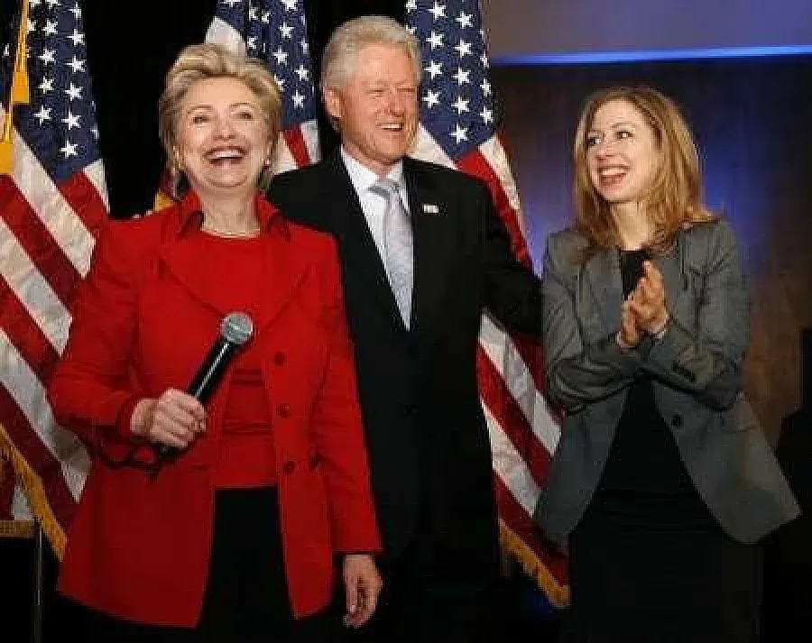 Изписаха Хилари