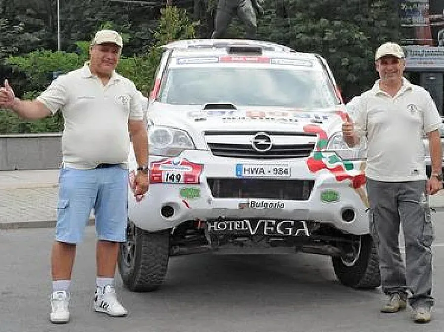 Българи с мощна техника на "Дакар"