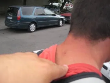 Гръмнаха 20-годишен, той не разбрал