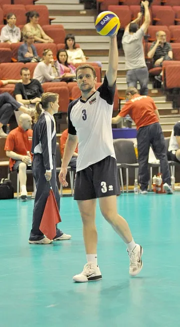 "Левски" си връща Жеков