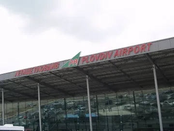 Отвориха летището в Пловдив