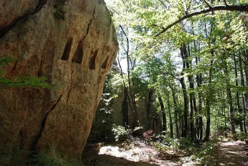 Църква върху жертвен олтар