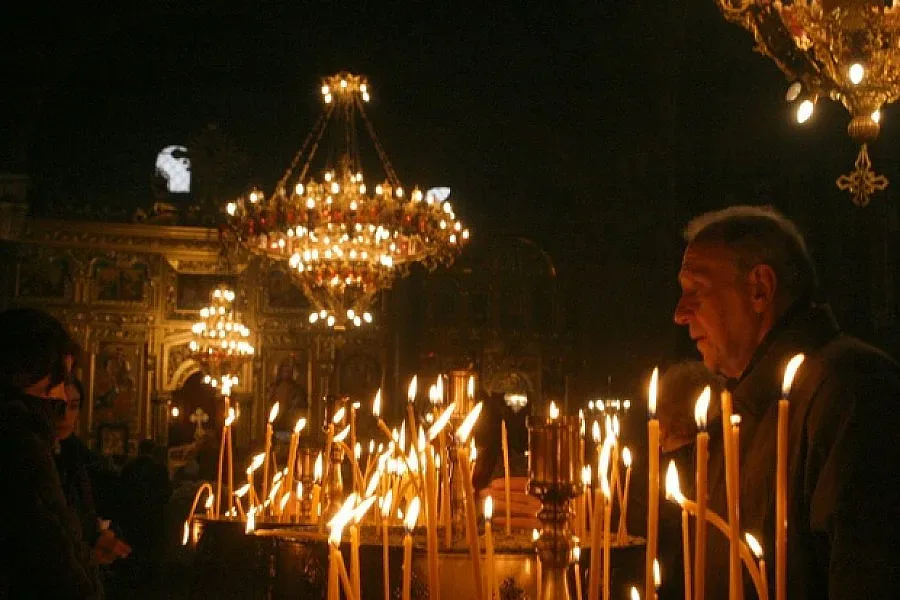 Литургия за Коледа в хол в Рим     
