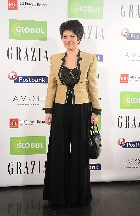 Препитват и Атанасова за френските парашутисти