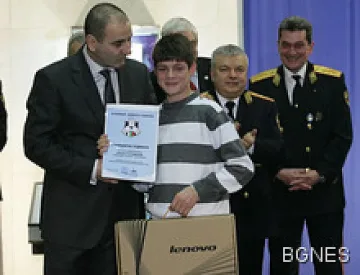 МВР праща Марио на почивка