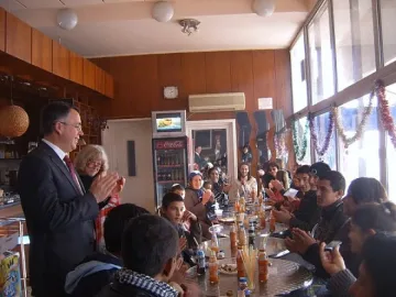 Кмет почерпи сираци