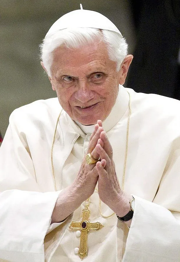 Папа Бенедикт: Погълнати сме от себе си