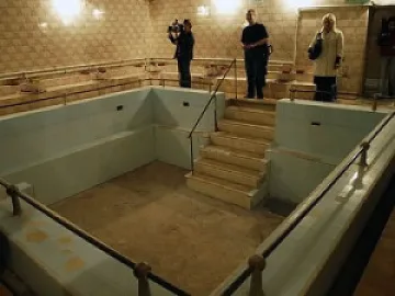 Отварят римска баня в древен град на морето