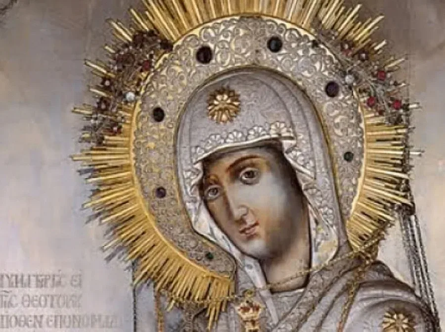 Чудотворна Св. Богородица пристигна за Бъдни вечер