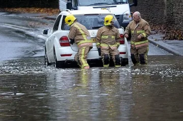 Потоп дави Англия