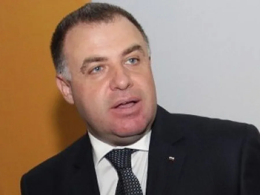 Пълним на сметка хладилника за Коледа