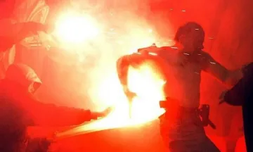 Запалиха мъж, изгорил Корана