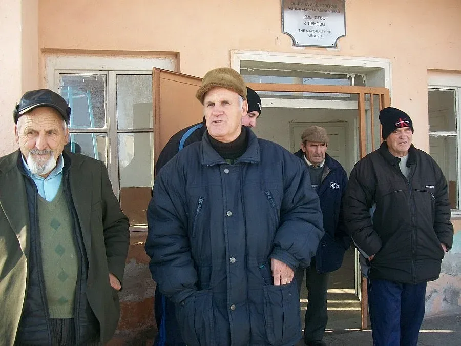 Маите прецакаха кмета на Леново