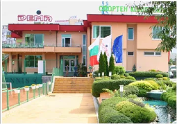 СК "Дема" събира семейства на коледен турнир по тенис