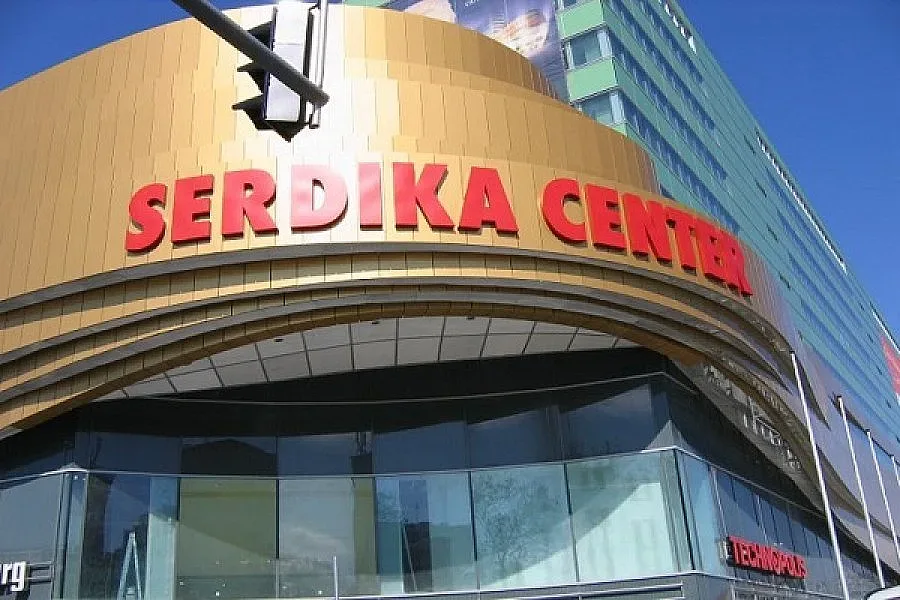 Сигнал за взрив пак изпразни мол