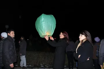 Протестираха с фенери срещу тъмницата