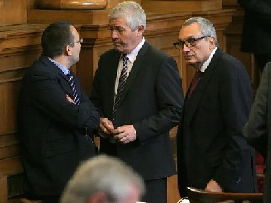 Сини и червени атакуваха закона за ДДС пред съда