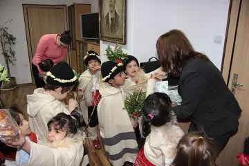  „Незабравки” коледуваха в Стара Загора